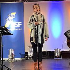 Spil Dansk Dagen 2018. Emmelie de Forest i Slesvig 🇩🇰👍🕺😃