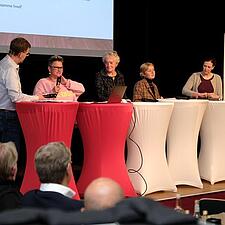 - TAK FOR JERES INPUT
Efter de tre regionale møder om en mulig forandring af strukturen i&hellip;