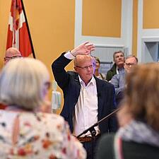 55.330 STEMMER
Så er det officielt - SSW-spidskandidat Stefan Seidler rykker ind i parlamentet i&hellip;