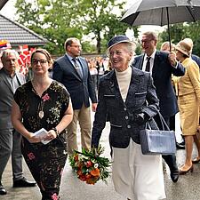 DRONNINGEN MØDTE FRISERNE

Fredag formiddag har Hendes Majestæt Dronningen besøgt Risem Schölj/Risum&hellip;