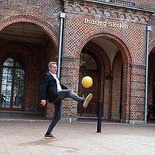 Hvordan ser en dansk skoledag ud i Tyskland? 🧑‍🎓
 
På anden dag af Folketingets orienteringsrejse i&hellip;
