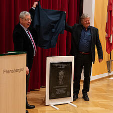 EN HYLDEST TIL SYDSLESVIGS STØRSTE FORFATTER
Willy-August Linnemann er helt afgjort det største&hellip;