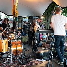 HAR DU ALLEREDE VÆRET TIL NORDEN FESTIVAL?
Det kan nås endnu. Første weekenden bød blandt andet på&hellip;