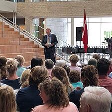 Studenternes hue- påsættelse 2018, A.P.Møller Skolen. Stort tillykke fra SSF Gottorp amt 👍🇩🇰🇩🇰🇩🇰☀️