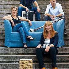 PHØNIX
Fredag den 15. november, kl. 18:30 Vanderup Danske Skole
Lørdag den 16. november, kl. 18&hellip;