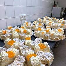Der gøres klar til senior- eftermiddagen 2018 på Slesvighus 🎂👍🇩🇰🇩🇰🇩🇰