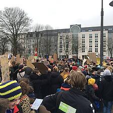 UNGE PÅ GADEN FOR KLIMAET
Man bliver nu rørt af at se så mange børn og unge på gaden for en bedre&hellip;