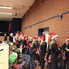 Nisserne gør klar til at gå ind på scnenen til årets børnejulekoncert. Dejlig 2. advent ønskes jer&hellip;
