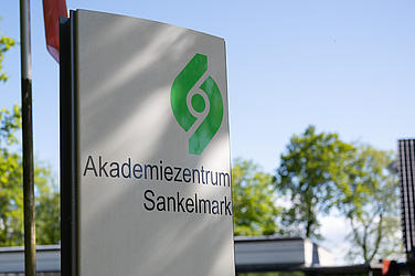 Inviterer til dialog med gæster fra Makedonien