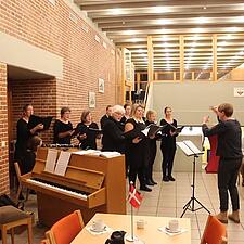 SPIL-DANSK-DAG MED SUPPE OG SKØNSANG

I mandags holde SSF Husum og Ejdersted amter Spil-Dansk-Dag&hellip;