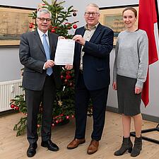 RESULTATAFTALE UNDERSKREVET
Lige inden julefreden sænker sig, var der i dag besøg fra Kiel på&hellip;