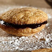 Find opskriften til Snickerdoodles med blommemos i SSF Flensborg Amts julehæfte og læs om Jul i&hellip;