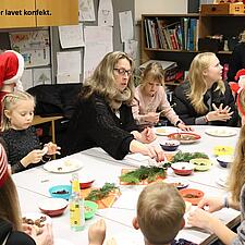I BREDSTED BYGGER MAN SELV JULEN

I dag var Bredsted Danske Skole forvandlet til et slaraffenland af&hellip;