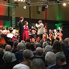 Nytårskoncerten 2020 er i gang. En udsolgt sal og som altid en fantastisk koncert.