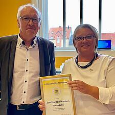 JON HARDON HANSEN FÅR GULDNÅL
Ved hovedstyrelsesmødet tirsdag aften fik Jon Hardon Hansen, tidligere&hellip;