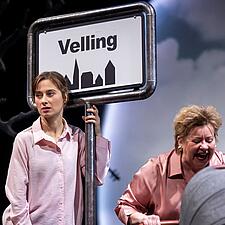 BESTSELLEREN "METER I SEKUNDET" PÅ STADTTHEATER
Søndag den 3. maj spilles Stine Pilgaards bestseller&hellip;