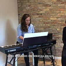 SPIL DANSK I SYDSLESVIG
Og her kommer 3. koncert. Denne gang med Heidi Bisgaard og Rebecca Bruhn.&hellip;