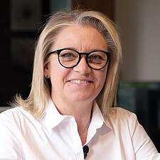 GOD JUL OG GODT NYTÅR

SSFs formand Gitte Hougaard-Werner ønsker alle en glædelig jul og godt nytår:&hellip;