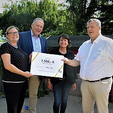 GAVE TIL DANSK BØRNEHAVE
SSF-distriktet Centrum-Duborg-Vest overrakte i dag et gavekort til Duborg&hellip;