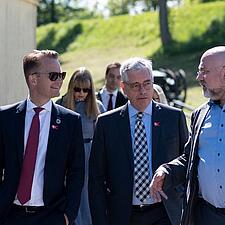 UDENRIGSMINISTERBESØG PÅ DANEVIRKE