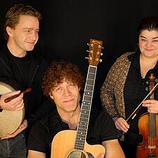 LØRDAG DEN 22. FEBRUAR KL.19.30 FOLKKONCERT MED TRADISH I HANVED DANSKE SKOLE 

For to år siden i&hellip;