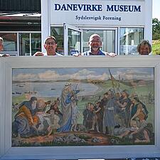 FORNEM GAVE TIL DANEVIRKE
Danevirke Museum fik en kæmpe gave torsdag eftermiddag. Jimmy Bjørn og&hellip;
