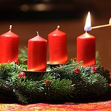 JULEHJØRNET - 1. DECEMBER
Advent, adventskrans, adventskalender, pakkekalender, kalenderlys ... Er&hellip;