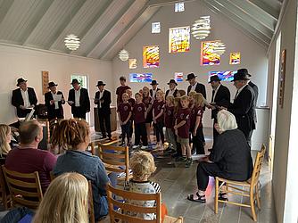 Sensommerkoncert med Jaruplund Danske Skolekor og Vokalgruppen MandHatten