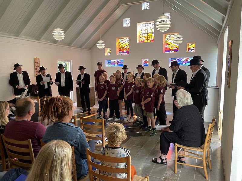 Sensommerkoncert med Jaruplund Danske Skolekor og Vokalgruppen MandHatten.