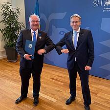 HÆDER TIL SYDSLESVIGSK LÆGE

I SSFs sommerpause fik sydslesvigeren Georg Bollig, forskningsansvarlig&hellip;