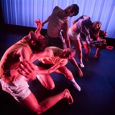DANSEFORESTILLINGEN "DANCING ON MY  OWN " FLYTTES
I dag har Holstebro Dansekompagni med stor&hellip;