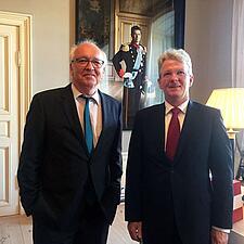 DET DANSKE MINDRETAL OVERRÆKKER FØDSELSDAGSGAVE TIL KRONPRINS FREDERIK

Det danske mindretal i&hellip;