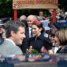 TILYKKE KRONPRINSESSE MARY
I dag er det Hendes Kongelige Højhed Kronprinsesse Marys fødselsdag. Vi&hellip;