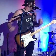 INDEN JULEFREDEN SÆNKEDE SIG OVER SLESVIGHUS..... BA BOOM.....KOM CHRIS GREY & THE BLUESPANDS FORBI&hellip;