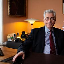 STORT TAK
Jens A. Christiansen, SSFs generalsekretær, takker samarbejdspartnerne i forbindelse med&hellip;