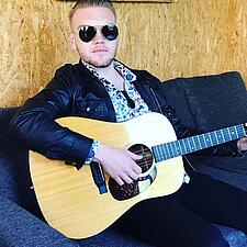 Vi glæder os til koncerten med JACOB DINESEN den 27. juli på Flensborghus :-)