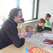 SOLSTRÅLEHISTORIE
Pilotprojektet "Familiehøjskole på Højskolen Østersøen", som Sydslesvigsk Forening&hellip;