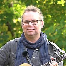 SPIL DANSK I SYDSLESVIG
Her er så 2. videokoncert - med Michael Hamilton. &hellip;