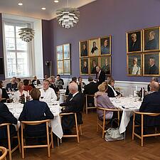 DE TÆTTE BÅND TIL KØBENHAVN HOLDES VEDLIGE

En stor delegation fra Sydslesvig er i dag og i morgen&hellip;