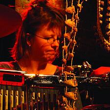 JAZZAFTEN MED TESLA – Ebba Westbergs Trio
Tirsdag den 16. december kl. 20 - Walzenmühle, Flensborg
&hellip;