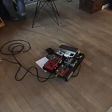 Der gøres klar til stuekoncert i Slesvig, i rammen af Spil Dansk Dagen.