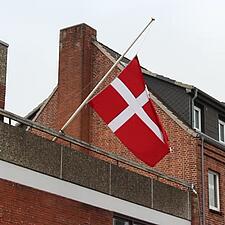 ÅRSMØDER

Så gled Dannebrog til tops over Husumhus og markerede, at årsmødeweekenden er begyndt.&hellip;